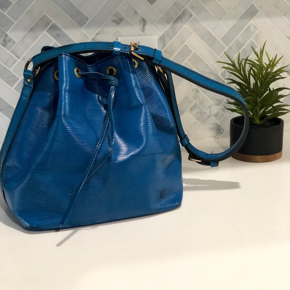 Authentic Louis Vuitton Epi Noe petit